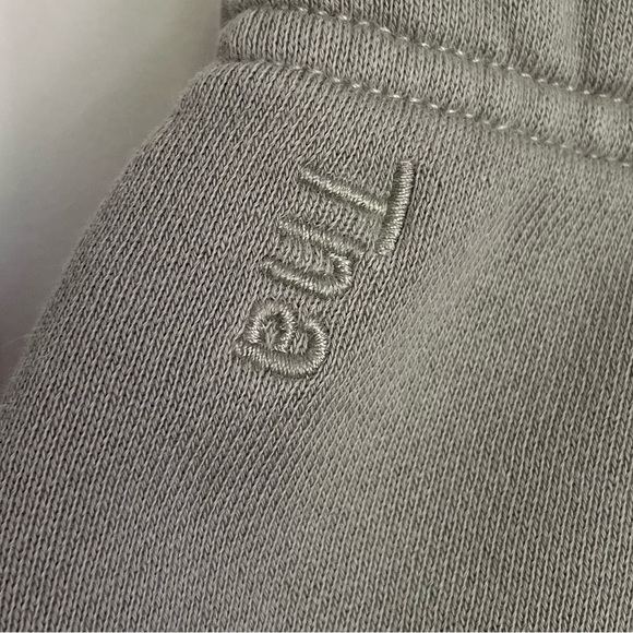 COZY FLEECE PERFECT HI-RISE 2" SWEATSHORT SIZE: M - Picture 4 of 7